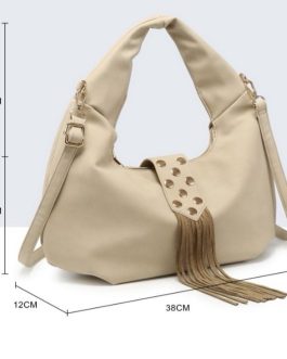 Bolso con detalle en el cierre