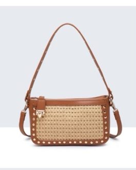 Bolso bandolera con frente de rafia