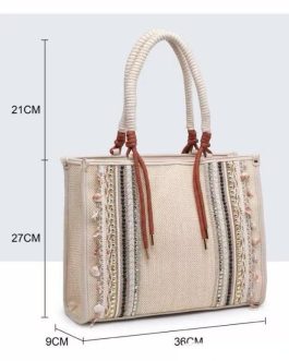 Cesto rafia con abalorios