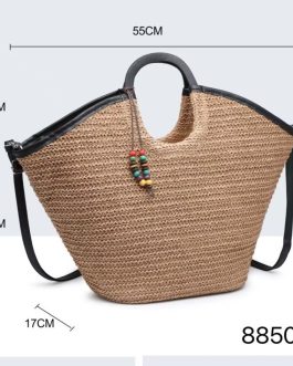 Cesto rafia ribeteado con colgante